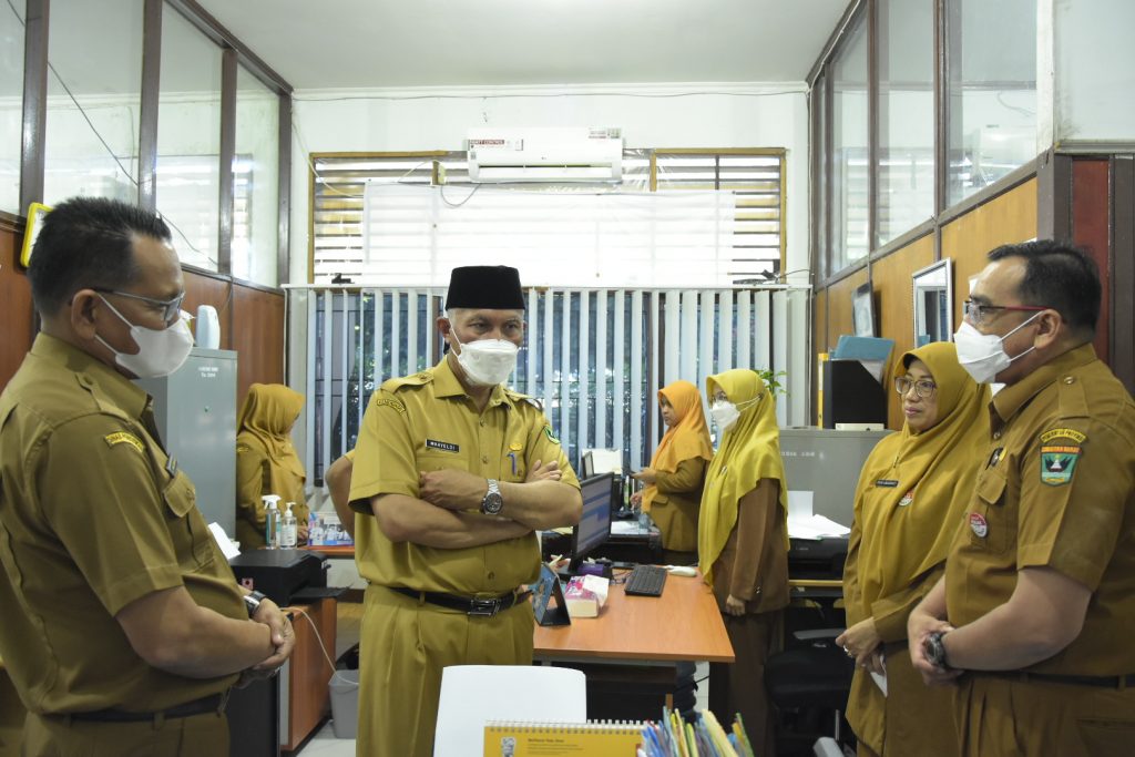 Gubernur Sumbar Dan Wakil Gubernur Sumbar Sidak Kantor Dinas Pendidikan ...