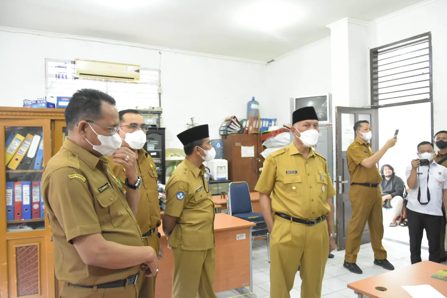 Gubernur Sumbar Dan Wakil Gubernur Sumbar Sidak Kantor Dinas Pendidikan ...